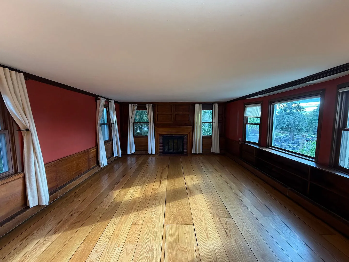 Historic Character Meets Modern Comfort: 4-Bed Bradford Farmhouse — Photo 3