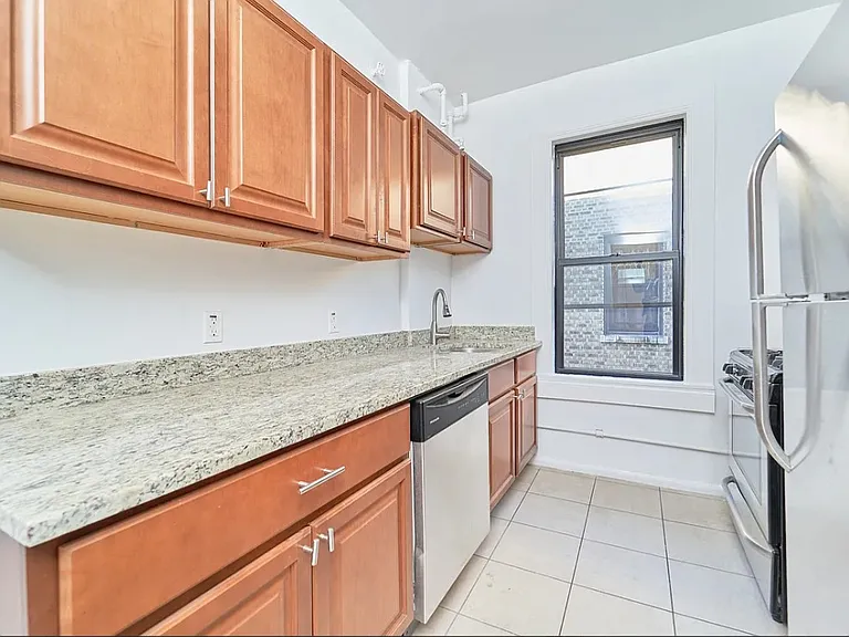 350 Fort Washington Ave #5E — Photo 4