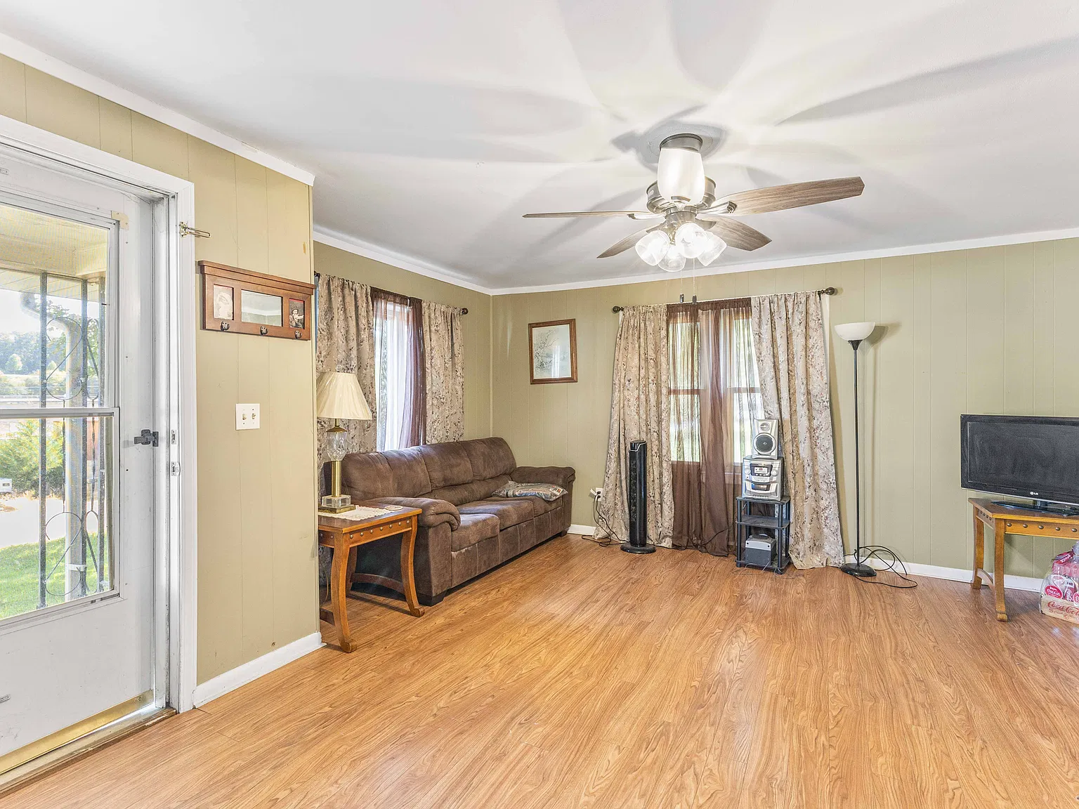 3 bed, 1224 sqft, $1,250 — Photo 2