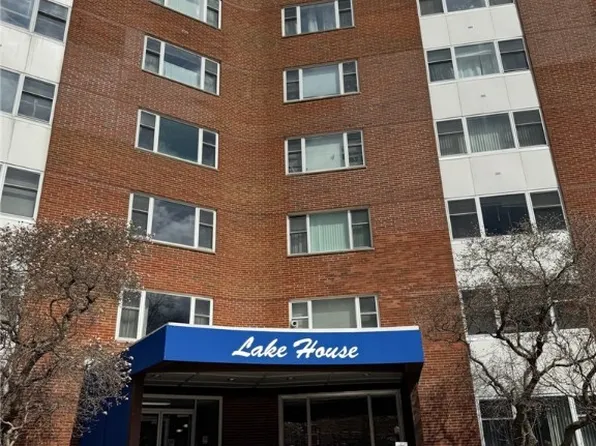 11850 Edgewater Dr APT 823, Lakewood, OH 44107