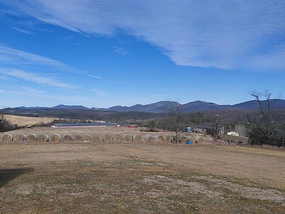 2nd image of 72 Beagle Boot Ln