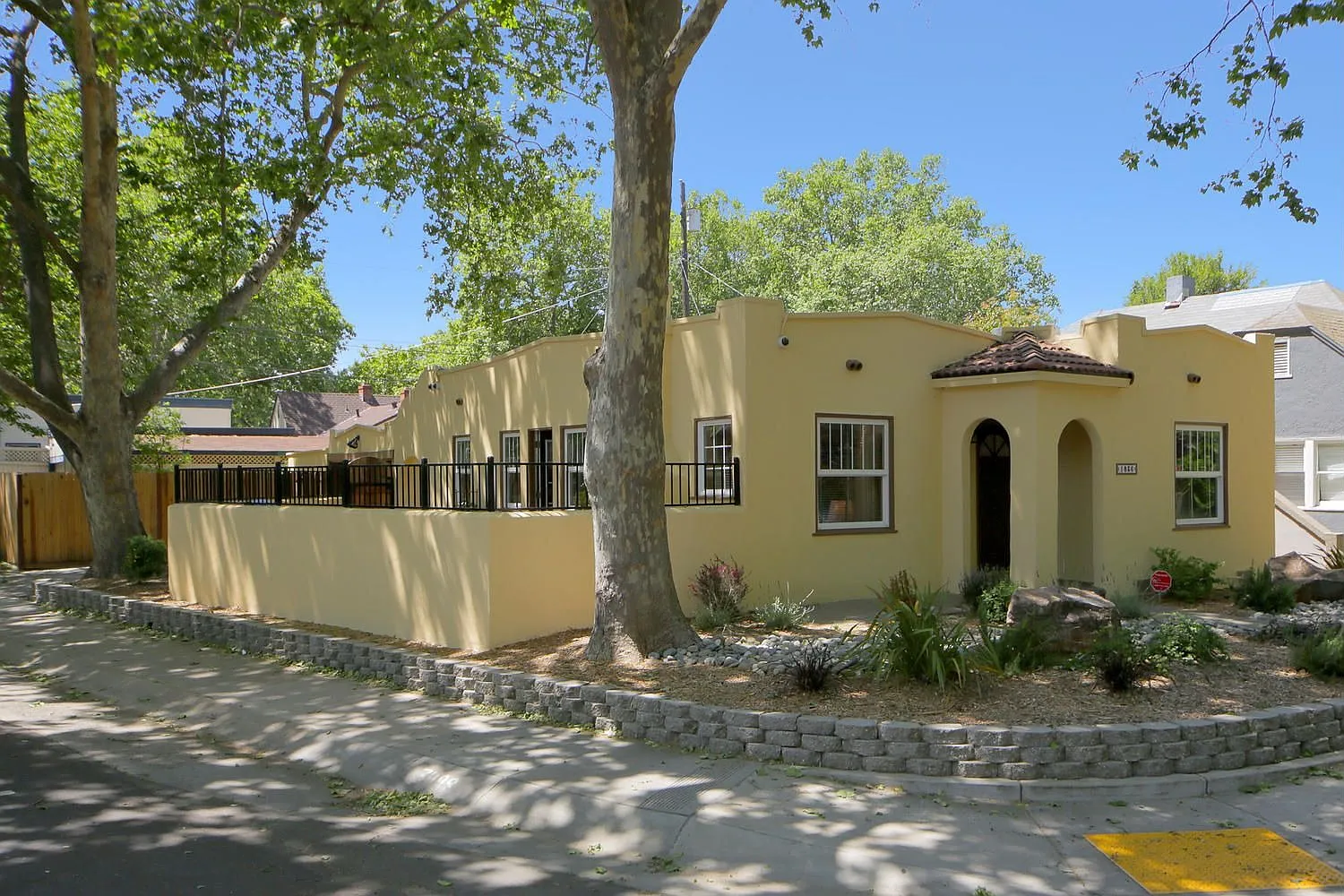 1836 Larkin Way photo 1