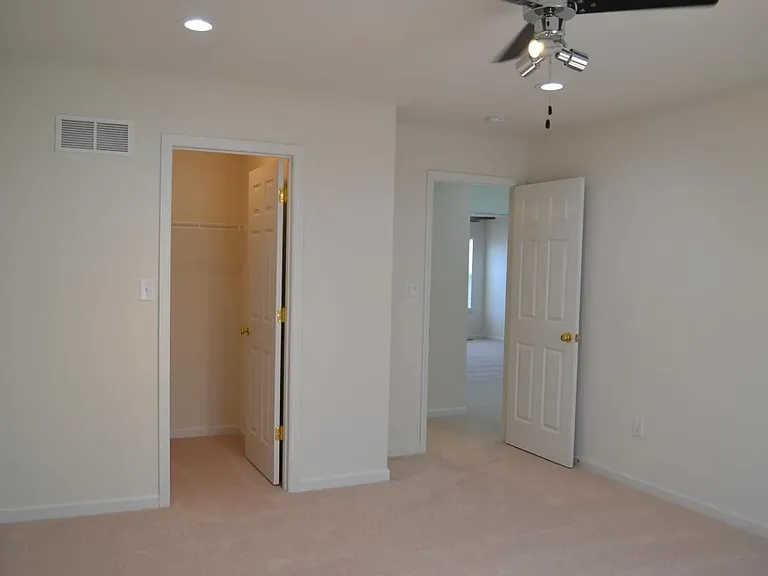 2410 Kilare Ln N — Photo 21