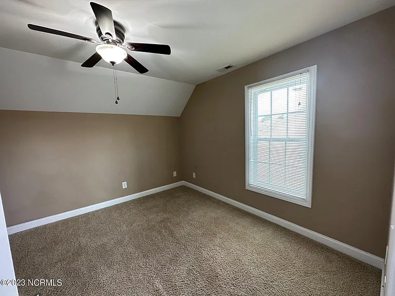 2533 Saddleback Dr #B — Photo 12