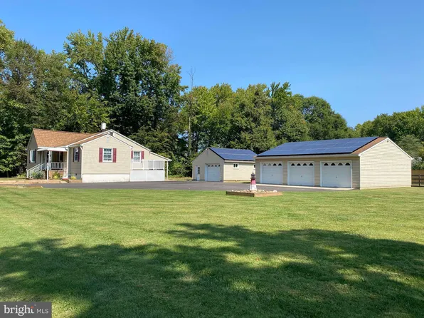 1107 Maple Rd, Essex, MD 21221