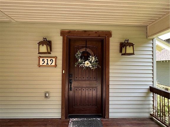 4th image of 519 S College St