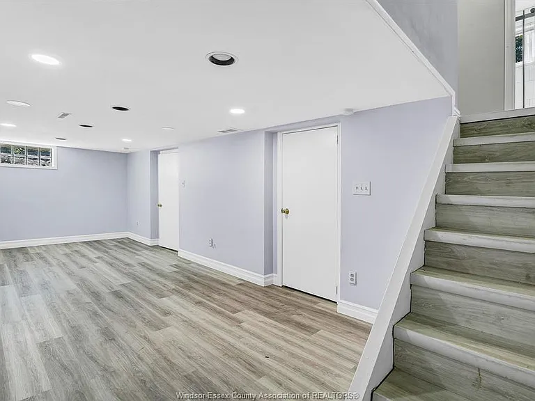 3964 Whitney Ave — Photo 26