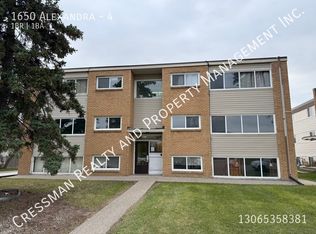 1650 Alexandra St #4, Regina, SK S4T4P1