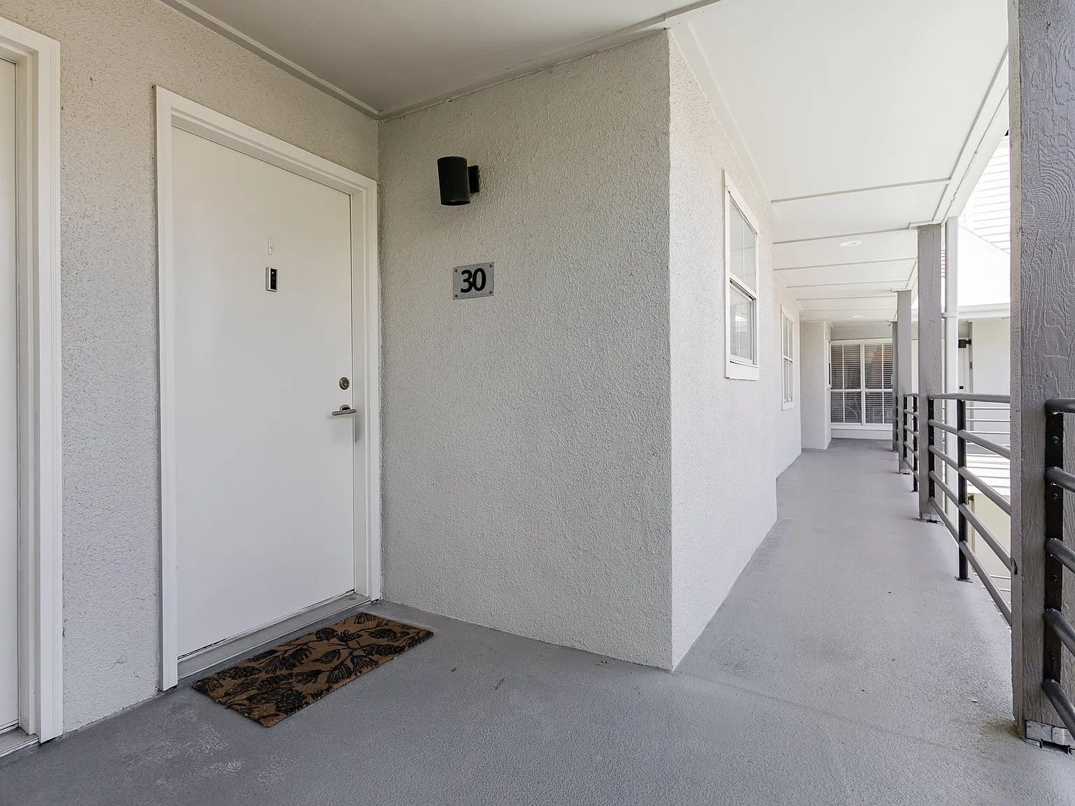 2 bed, 1034 sqft, $2,600 — Photo 2