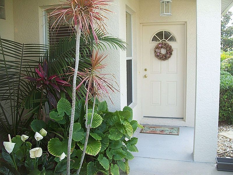 1st image of 1105 Yosemite Dr