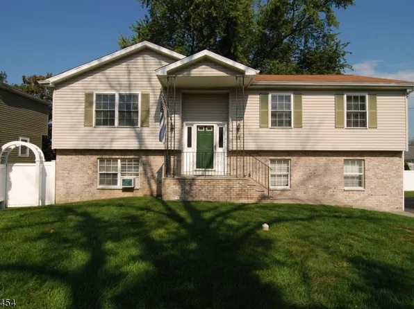 11 Waterside Dr, Jefferson Twp., NJ 07849