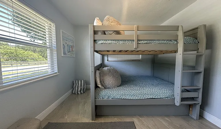 2558 Rosery Rd E — Photo 18