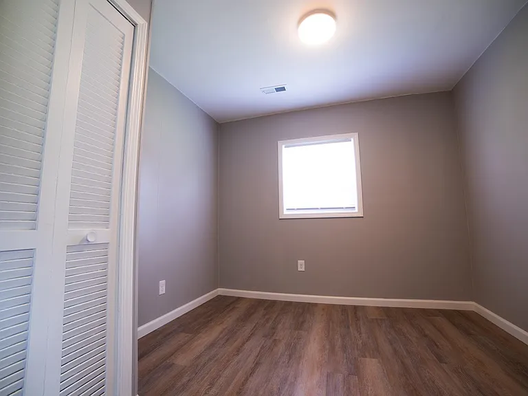 2511 N Baker Ave — Photo 10
