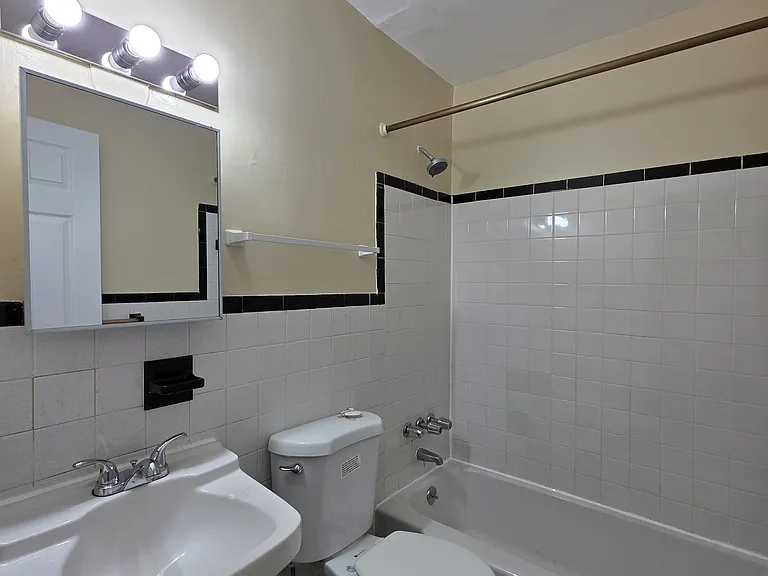 223 Fairfield St #2 — Photo 11
