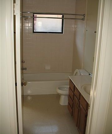 5th image of 42 S Santa Cruz St #40