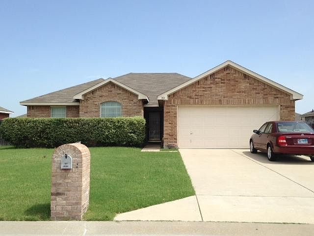 1st image of 816 Nancy Dr