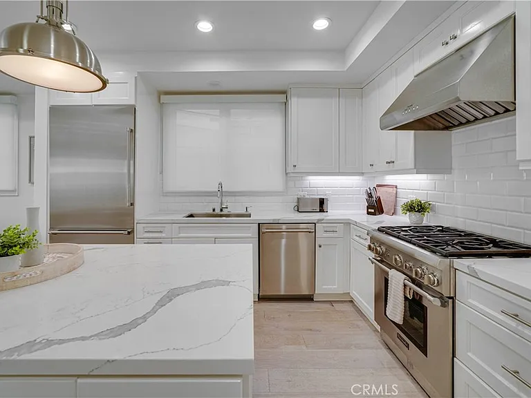 608 Heliotrope Ave — Photo 14