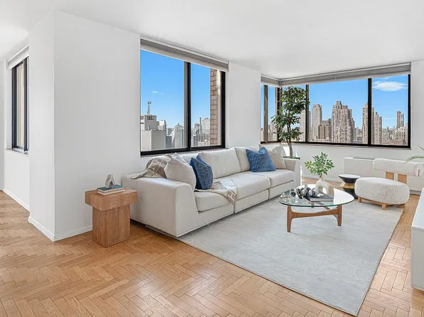 350 W 50th St #Ph3c, New York, NY 10019