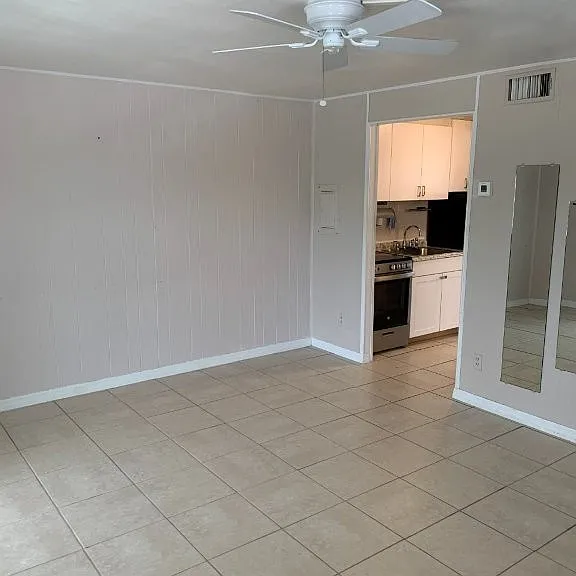 2428 Palm Ridge Rd — Photo 3