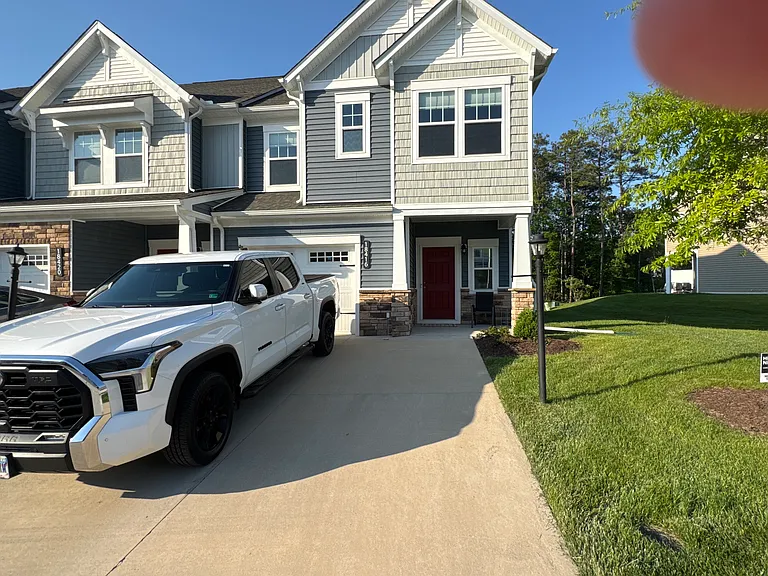 18416 Palisades Ct — Photo 1