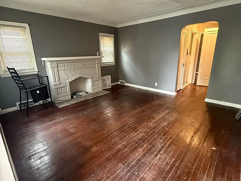 15596 Eastwood St — Photo 2