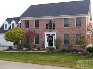 14 Stonegate Dr, Wheeling, WV 26003