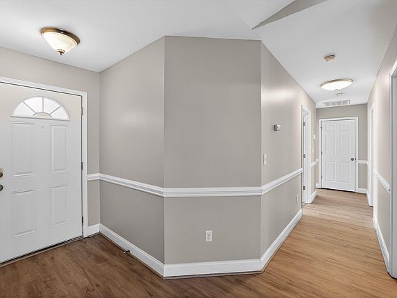 3rd image of 24 Hicks Rd