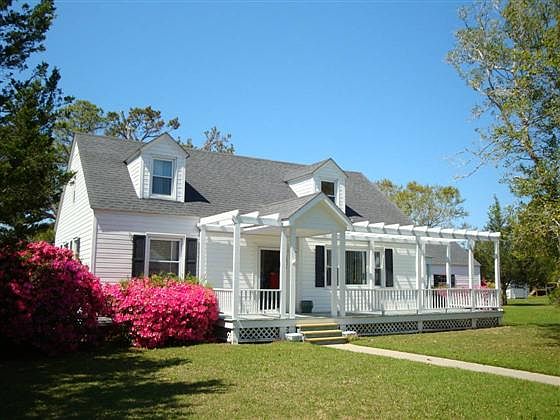 1st image of 1301 Live Oak St