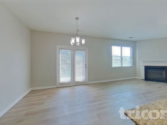 3rd image of 438 Lake Ridge Ln