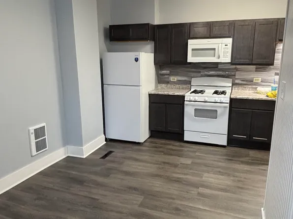 556 Michigan St NE #4, Grand Rapids, MI 49503