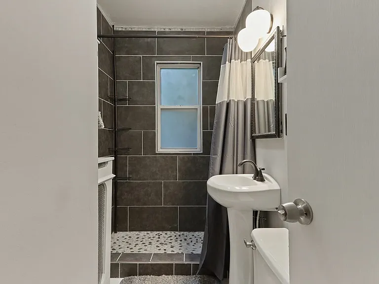 195 South St #4 — Photo 8