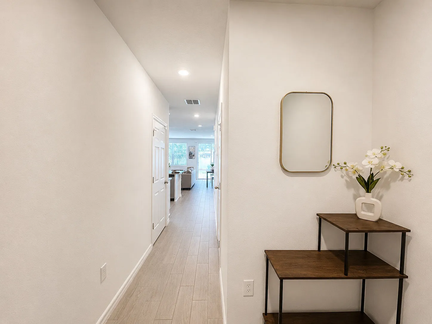 3 bed, 2.5 bath, 1500 sqft, $2,500 — Photo 2
