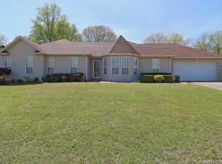 2009 Yorktown Dr, Cape Girardeau, MO 63701