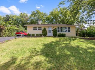 136 Ensenada Dr, Carpentersville, IL 60110