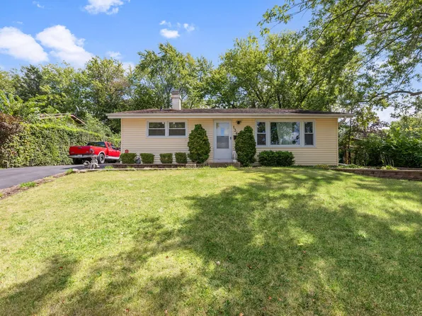 136 Ensenada Dr, Carpentersville, IL 60110