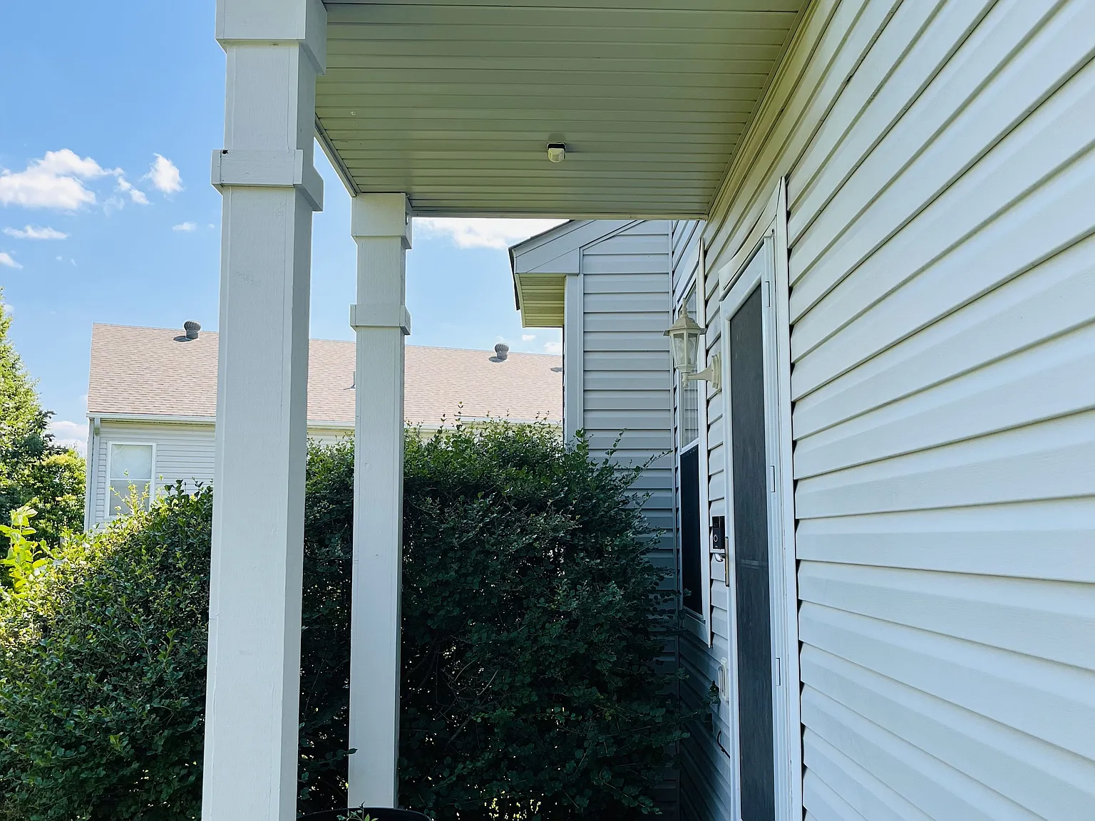3 bed, 2625 sqft, $2,850 — Photo 3