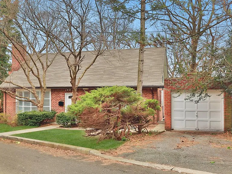 2730 Edgehill Ave — Photo 24