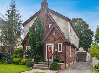 1556 Westervelt Ave, Baldwin, NY 11510