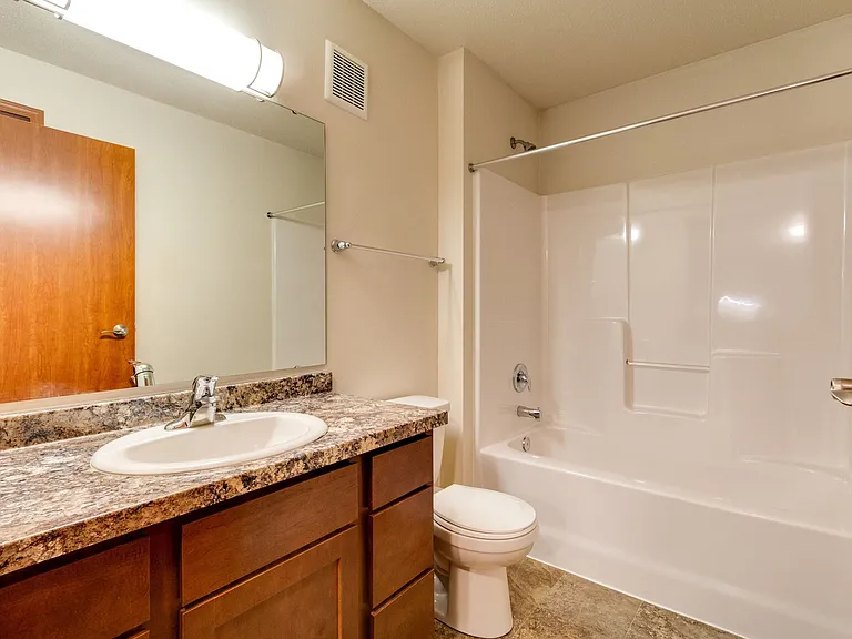 Southport Heights Apartments — Photo 48