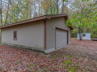 1313 E Harry Ln, Midland, MI 48642