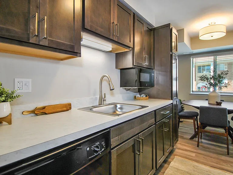 The Maxwell Apartments — Photo 1