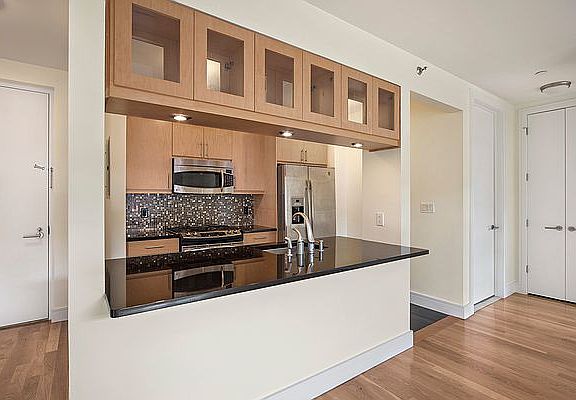 4th image of 2077 5th Ave APT 5B