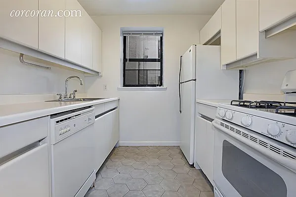 Rented by Corcoran | media 3