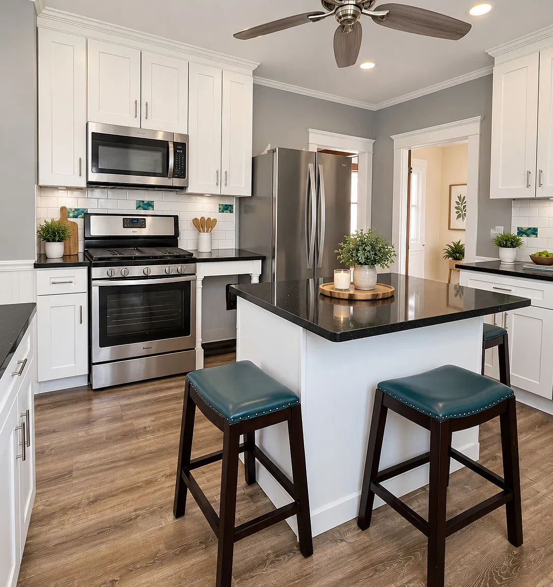 2 bed, 1.0 bath, 1056 sqft, $2,300 — Photo 3