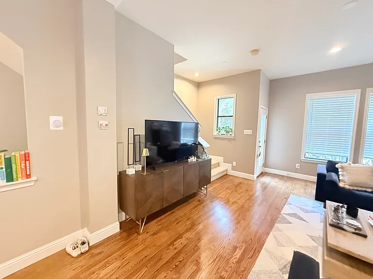 4230 Travis St #8 — Photo 16