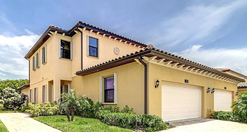 3 bed, 3.0 bath, 2342 sqft, $2,995 — Photo 1