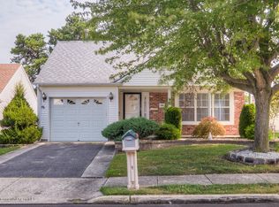 14 Trent Dr, Toms River, NJ 08757