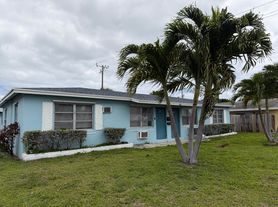 520 W Blue Heron Blvd, Riviera Beach, FL