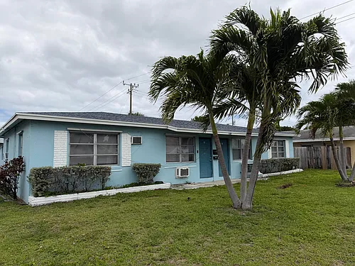 520 W Blue Heron Blvd #1 Photo 1