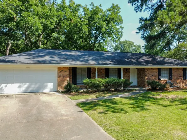 1007 Briarwood Dr, Clinton, MS 39056